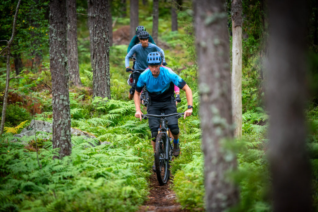 Mountainbike kick-off i skogen